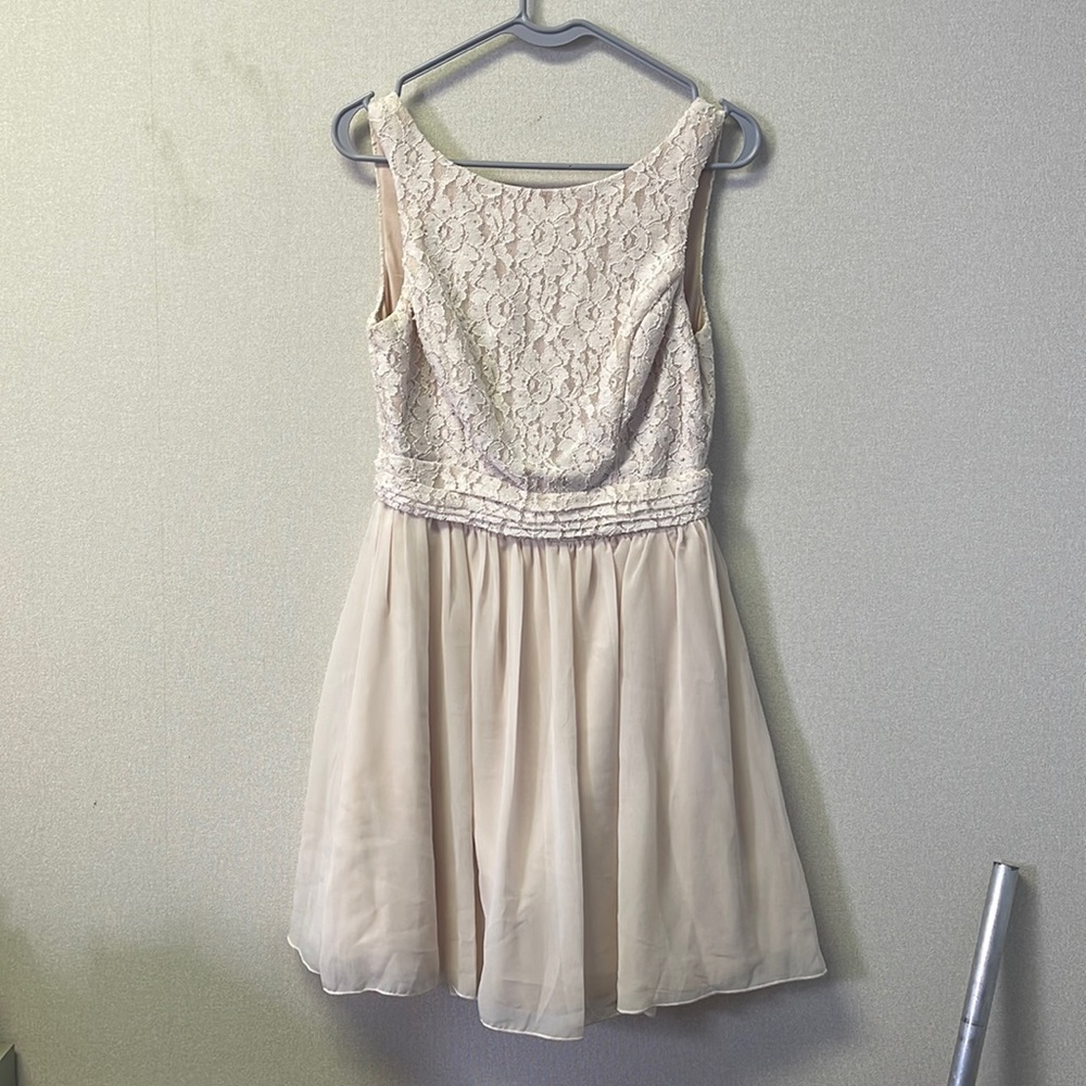 Bridesmaid dress. JUNIORS Size 9.